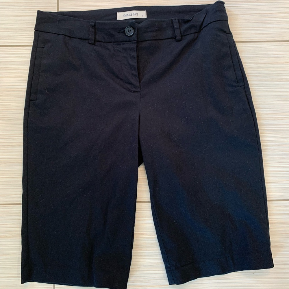 Smart Set: Black Bermuda Dress shorts, Sz. 2
